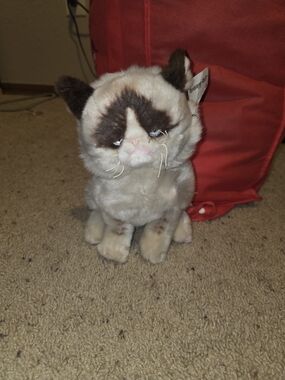 GUND Grumpy Cat Plush - Cream and Brown with Blue Eyes
